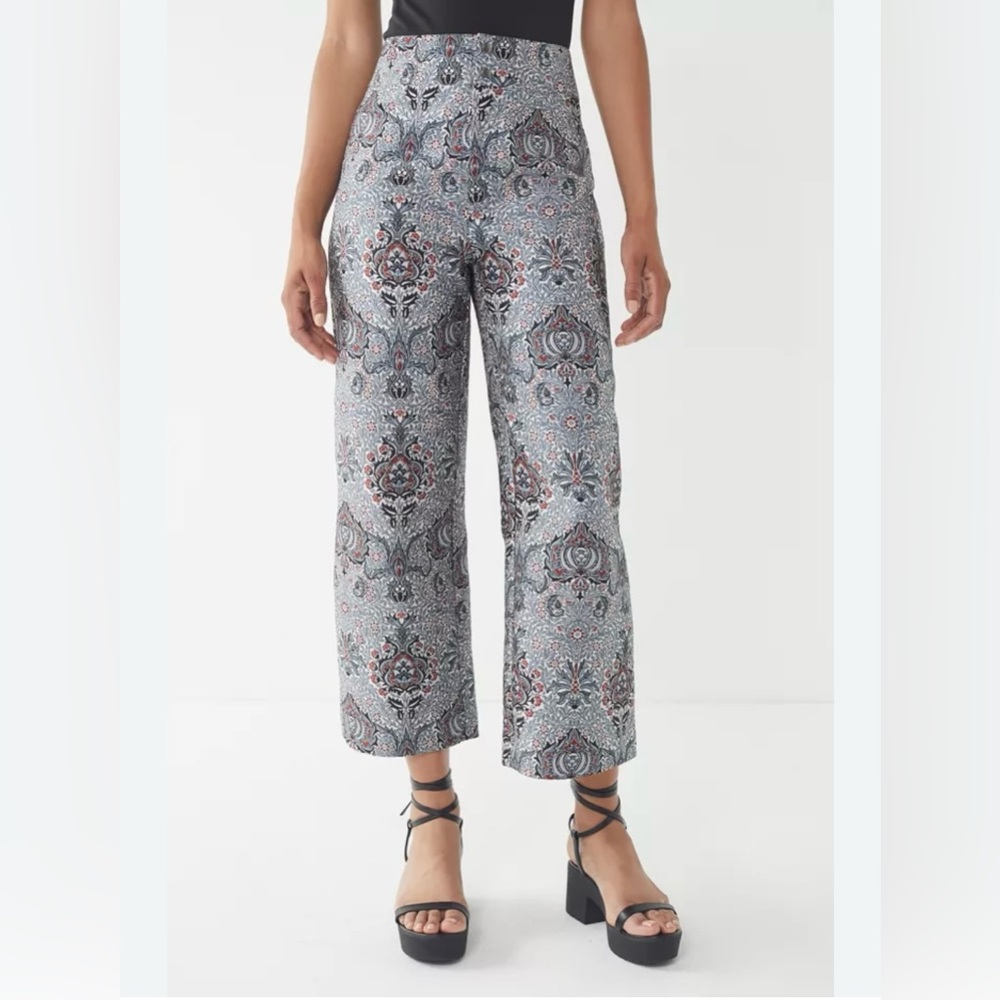 URBAN OUTFITTERS Juliet Moody Romance Crop Jacquard Medallion High Waist Pant 2
